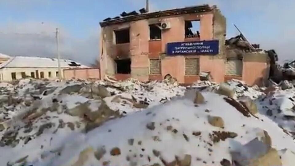     Военкор "Известий" показал, как налаживается мирная жизнь в Лисичанске Скриншот видео