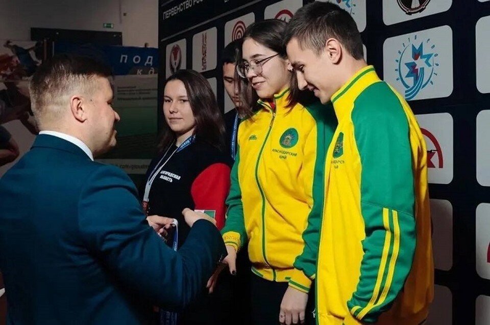     Краснодарский край представляли 11 спортсменов.