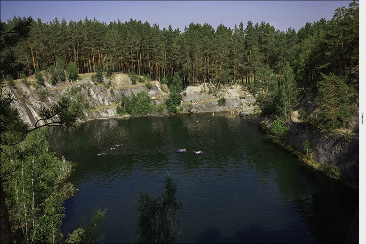 Сысерть городской. Шахта Сысерти на речке. Огромное водохранилище. Спустился под водохранилище город Сысерть.