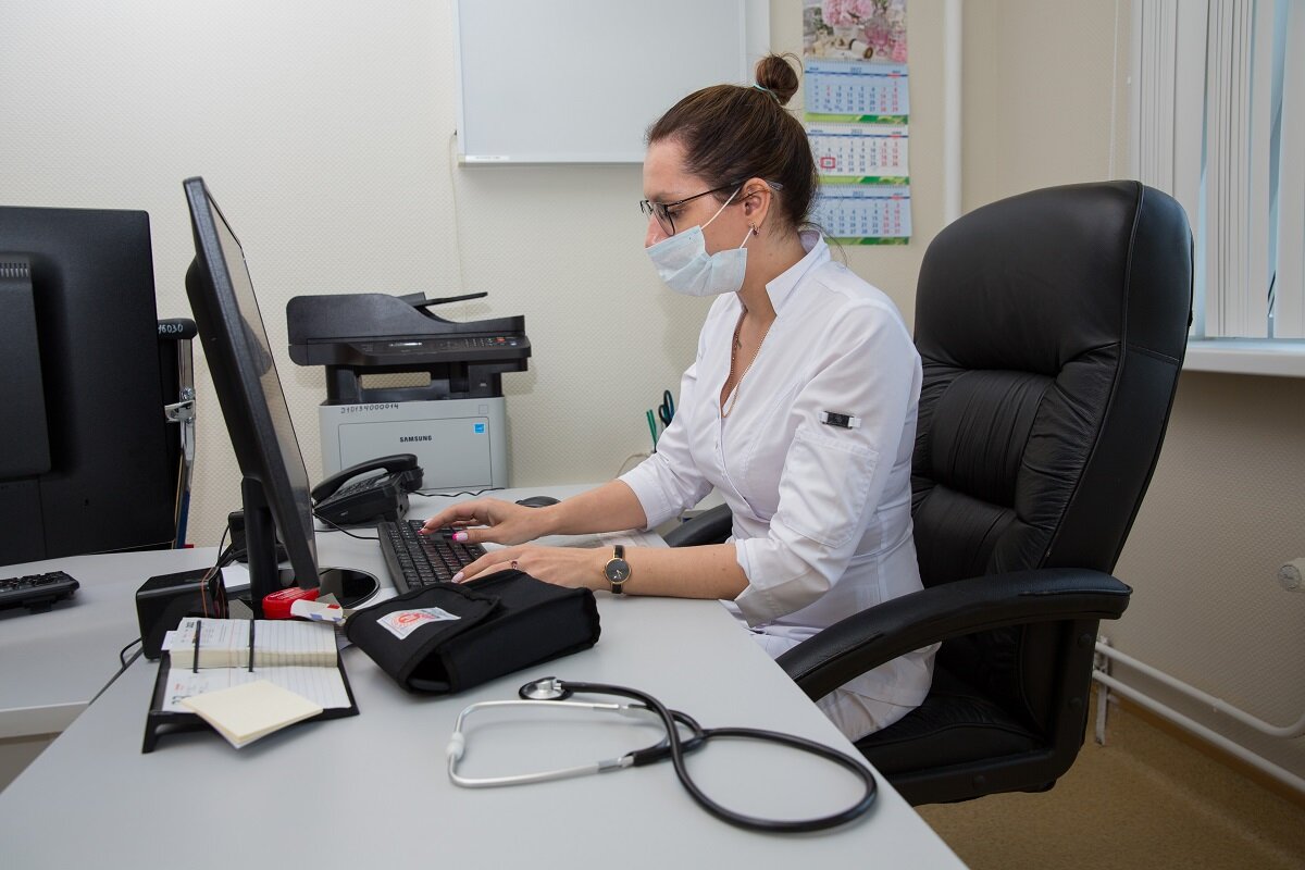    Евгений Билан: В Югре сформирован запас медикаментов для лечения онкобольных