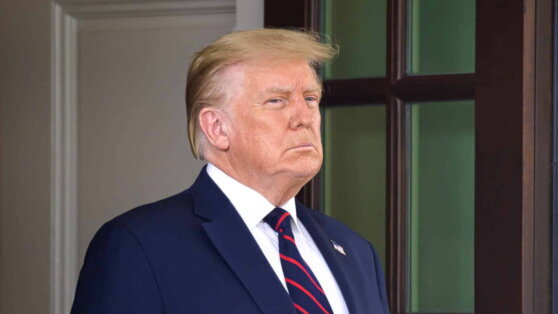    В Конгрессе США заявили, что Трамп скрыл дорогие подарки от иностранных правительств Анна Белая