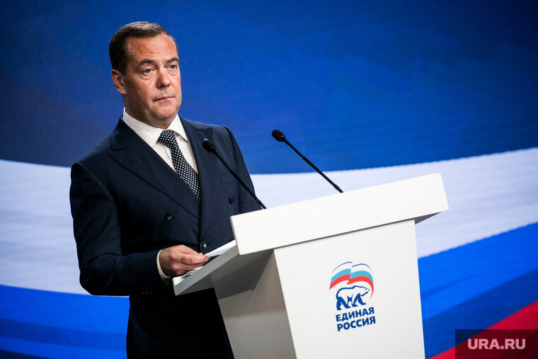    Дмитрий Медведев заявил о неготовности военкоматов к проведению СВО