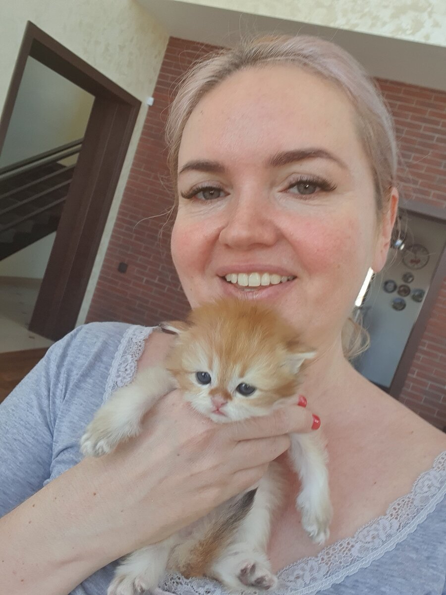 Я и длинношерстная золотая малышка.