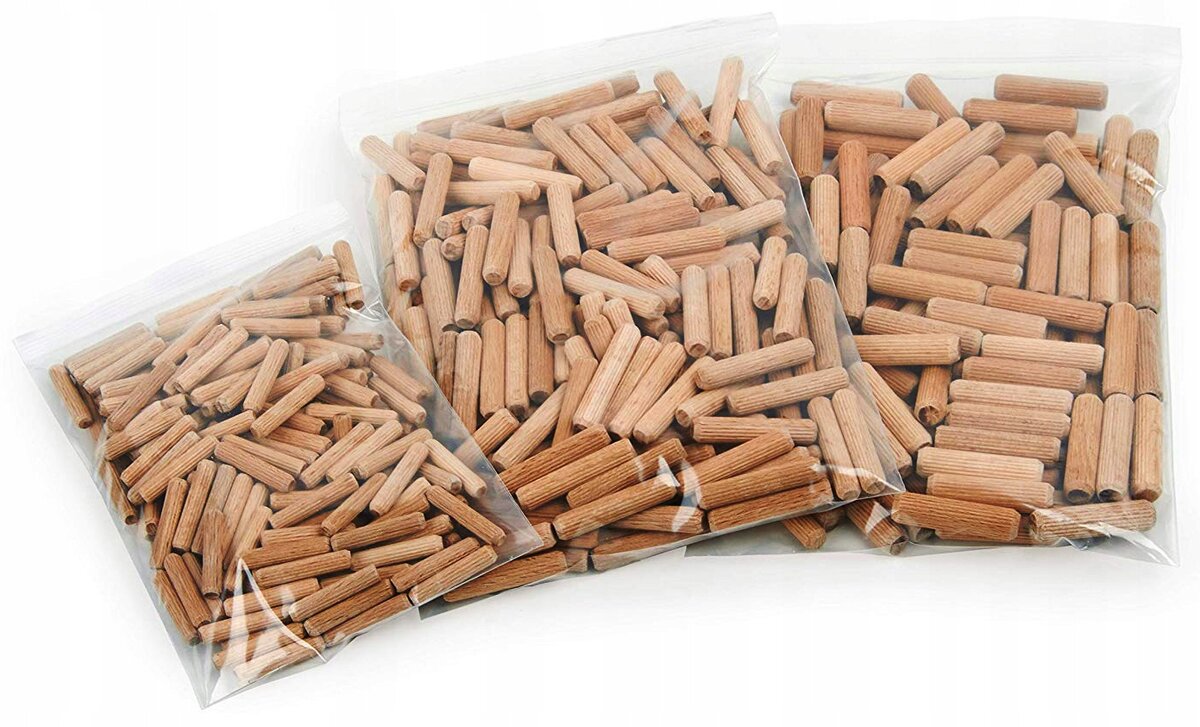 Деревянные колышки для монтажа мебели продаются в любом строительном магазине.. И стоят недорого)