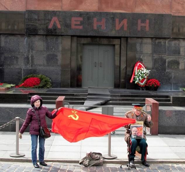 Генерал Фомин у Мавзолея 
