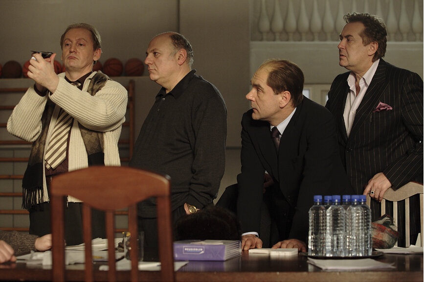 12 присяжных. 12 присяжных. 12 присяжных. Расположение стульев в комнате совещаний присяжных заседателей. 12 присяжных.