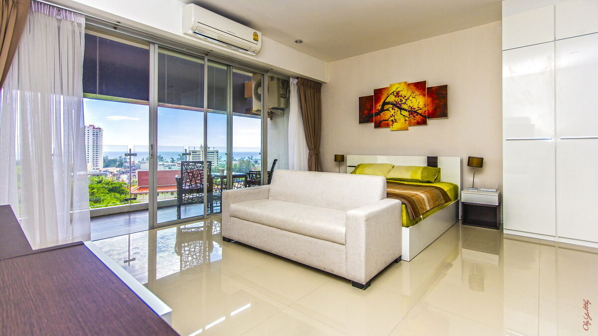 Студия Рэйнбоу -  панорамная студия с видом на море на пляже Карон