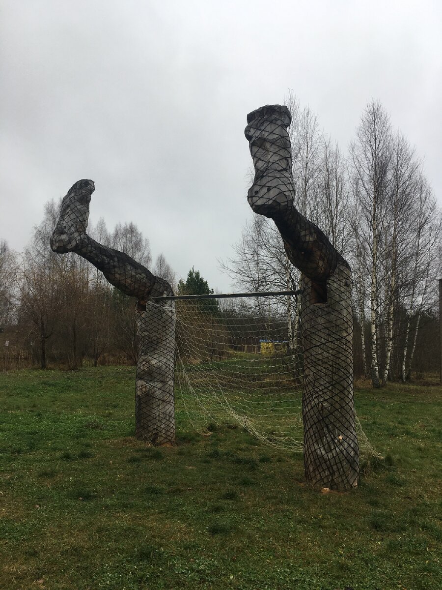 При желании можно поиграть в футбол