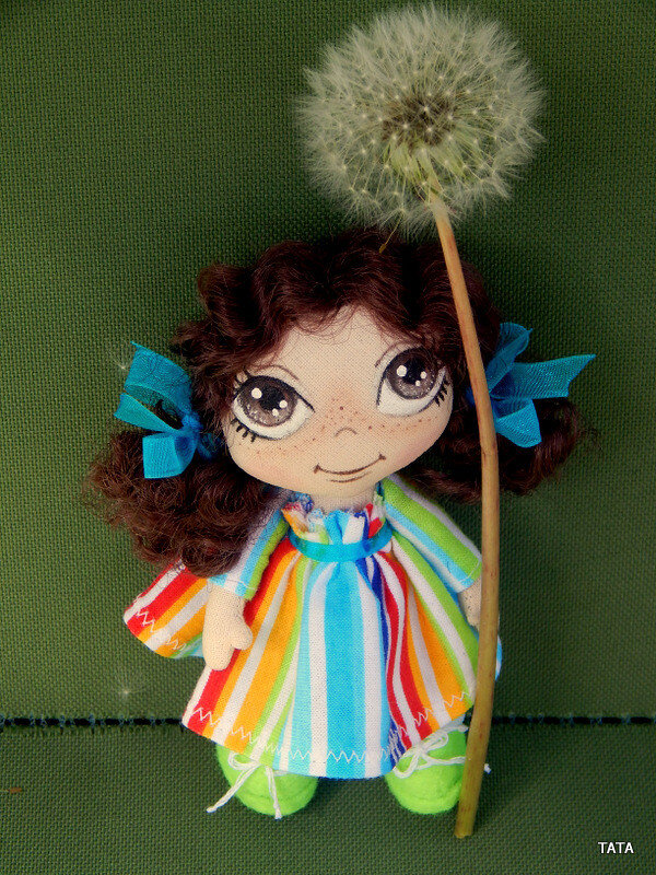 Эта моя любимца, я не смогла с ней расстаться! Теперь она живёт на полочке в моей мастерской.