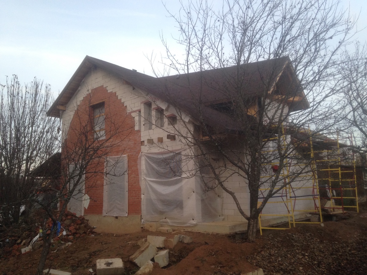 ЗАбегаю вперед, кровля и стены готовы. 