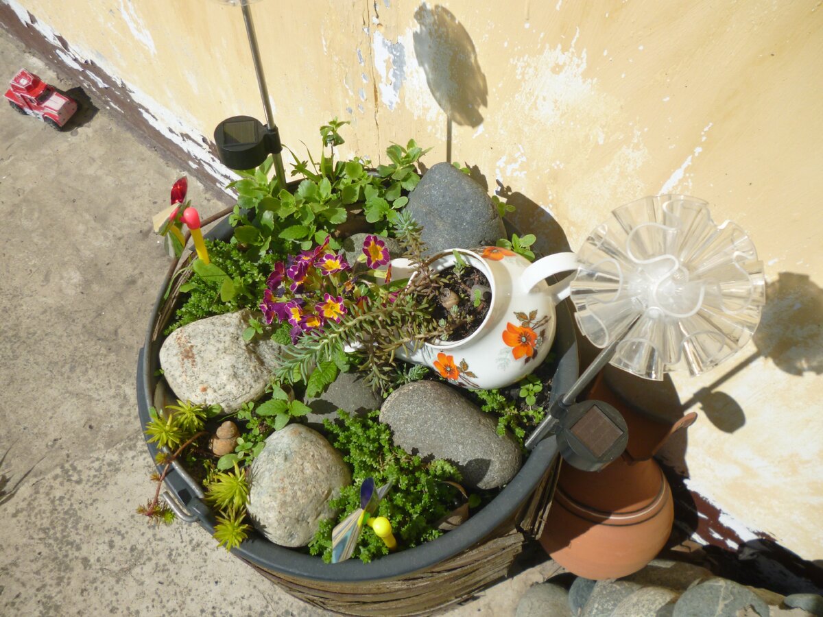 Вид сверху. Надо еще кувшин пристроить.