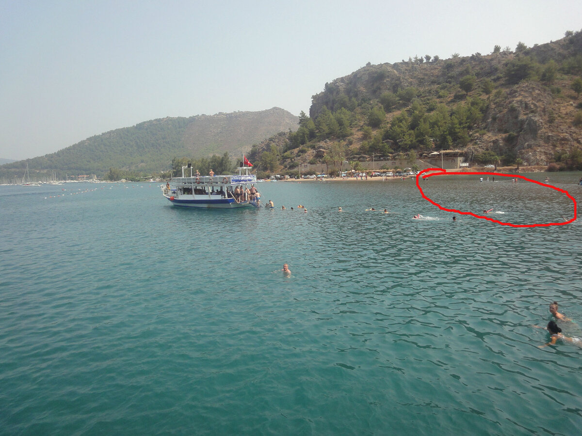 коса имеет рыжеватый цвет из за красного песка