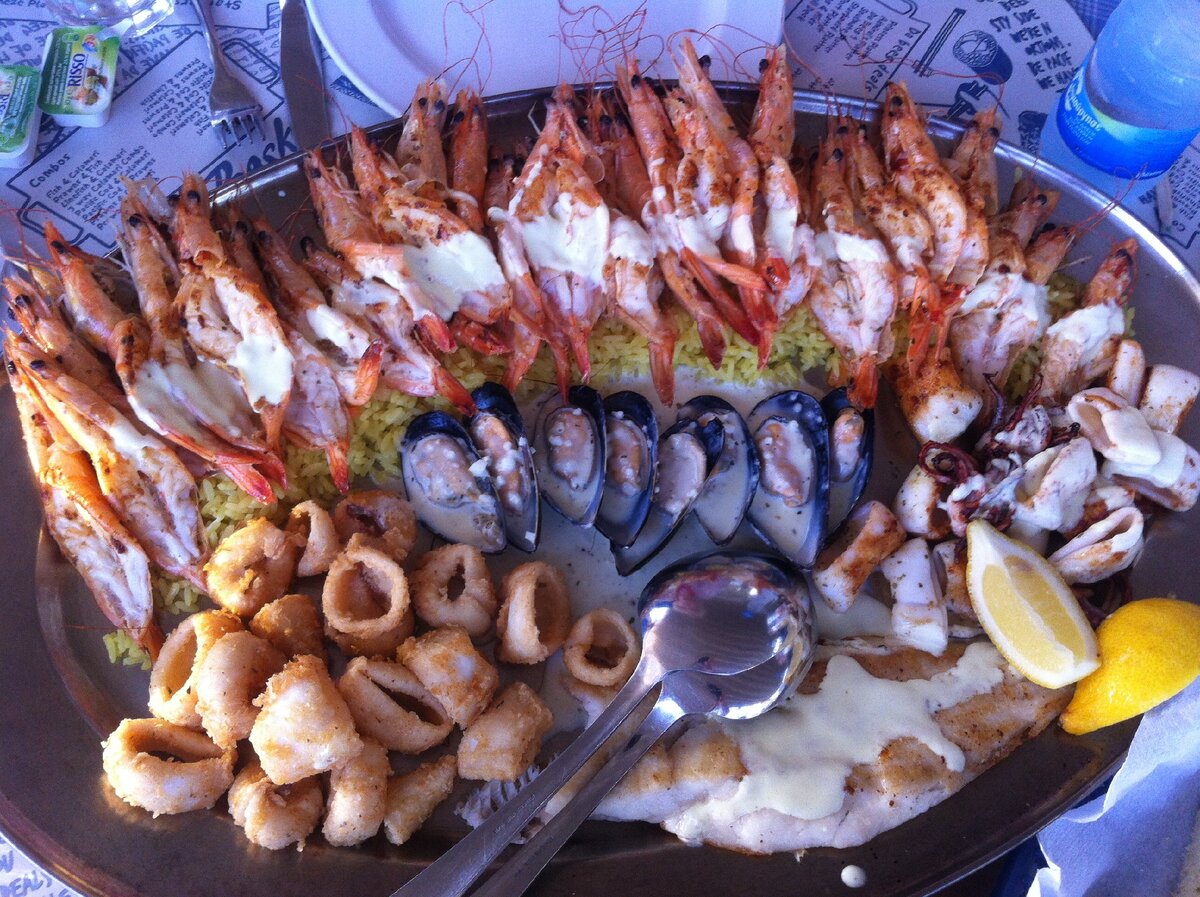 Тарелка на двоих в ресторане Ocean Basket Кипр.