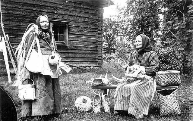 Карелы