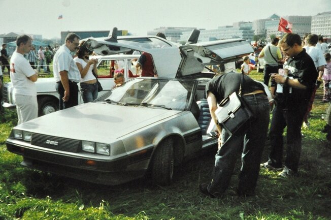 На московском фестивале "Автоэкзотика" DeLorean DMC-12  произвел фурор, а прибыл он в Тушино из Нижнего Новгорода, где нашелся ценитель подобного эксклюзива