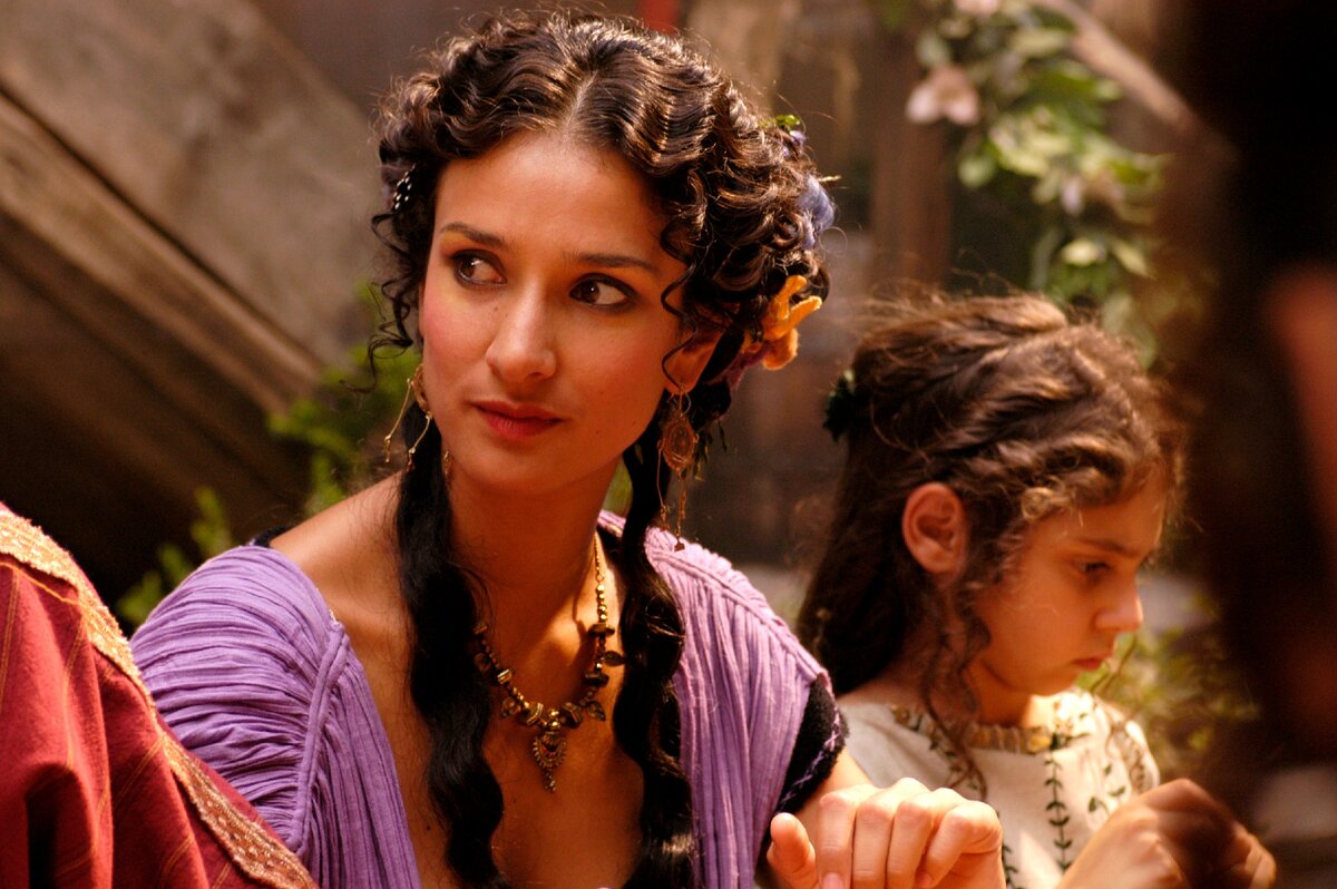 Индира Варма (в сериале «Игра престолов» в роли Элларии Сэнд)