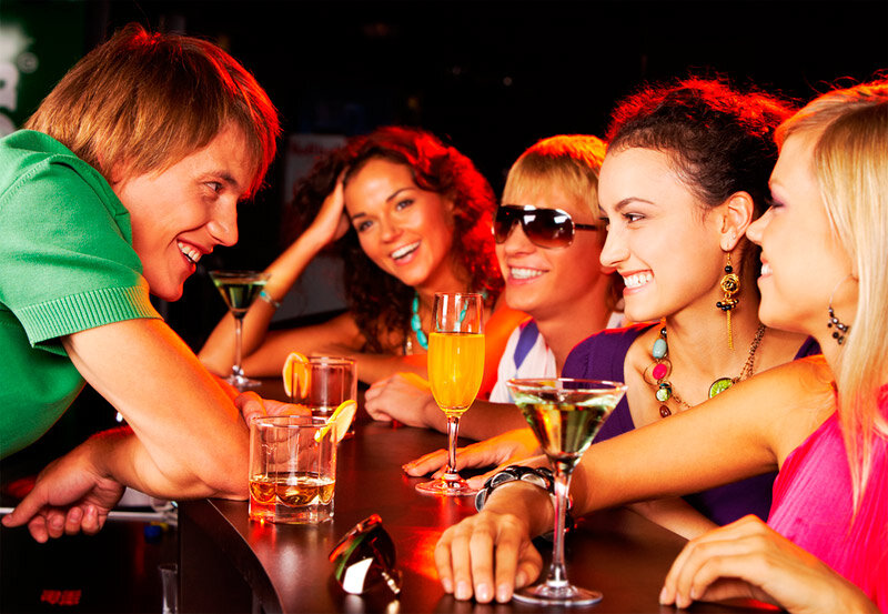 Знакомитесь первой?