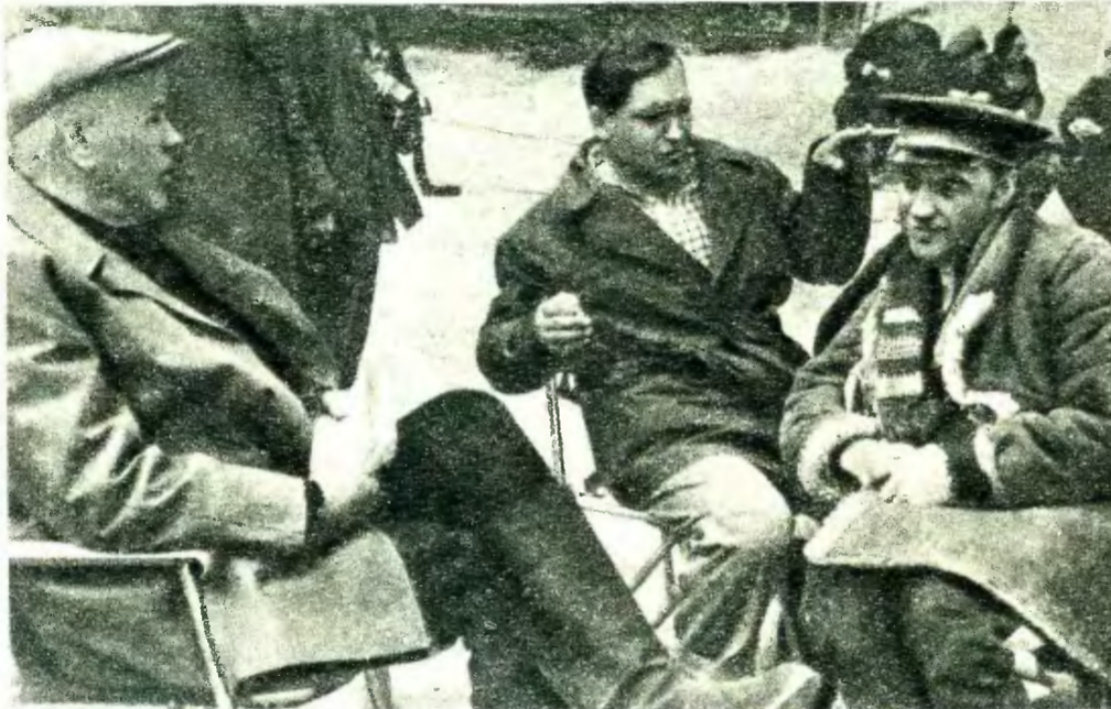 Фото со съёмок. Режиссёр Александр Иванов, его помощник В. Степанов и актёр Леонид Кмит