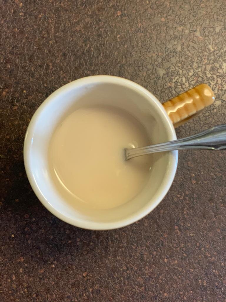 Готовлю дрожжи и масло