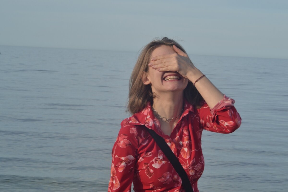 Это я, Маршева Даша, автор этого канала. Домохозяйка-путешественница. Человек с кучей интересов и любви к жизни!