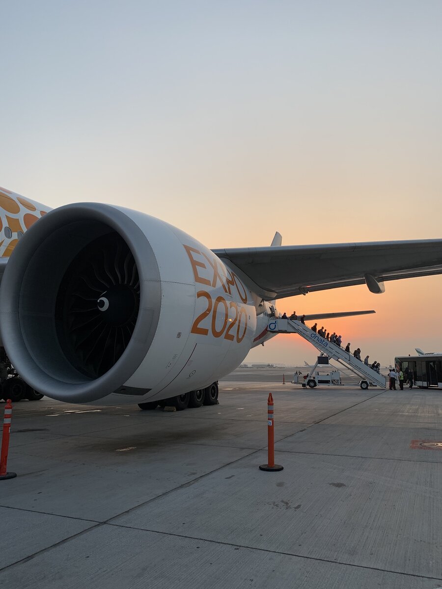 Фото из личного архива. Двигатель огромного Boeing-777  авиакомпании «Emirates»