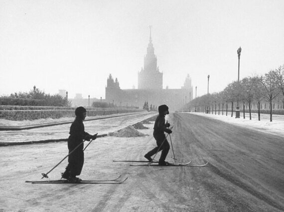 Всем привет! Сегодня свежий выпуск моей постоянной рубрики с тематической подборкой ретро фотографий времен СССР.-3