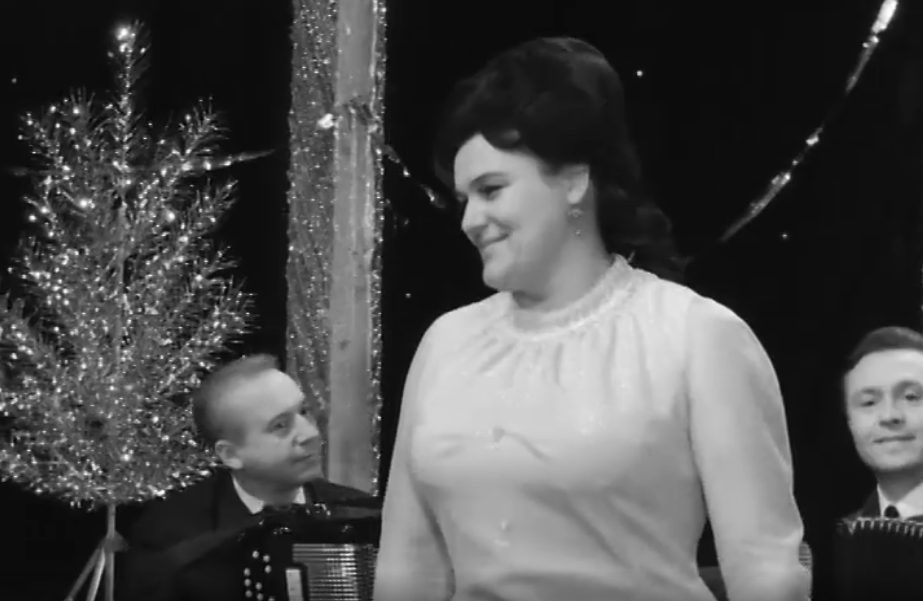 Кадр из программы "Голубой огонек. Самая высокая" (1967)