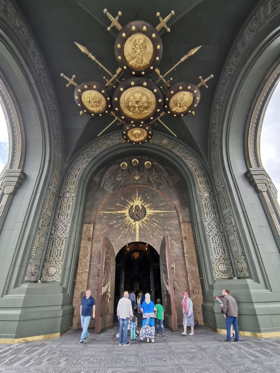 Вход в верхний храм