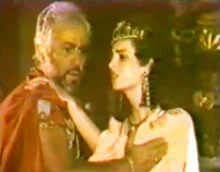 Парандзем – Царь Аршак и царица Парандзем. Кадр из советского фильма Аршак II. 1988 год.