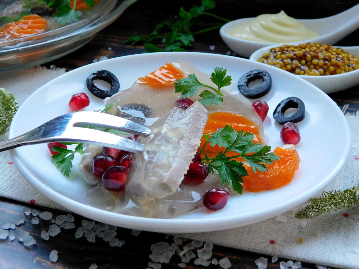 Это вам не заливная рыба! 🐟Готовим в этом году шикарный деликатес –заливное  из языка 🐽 | Еда на каждый день | Дзен