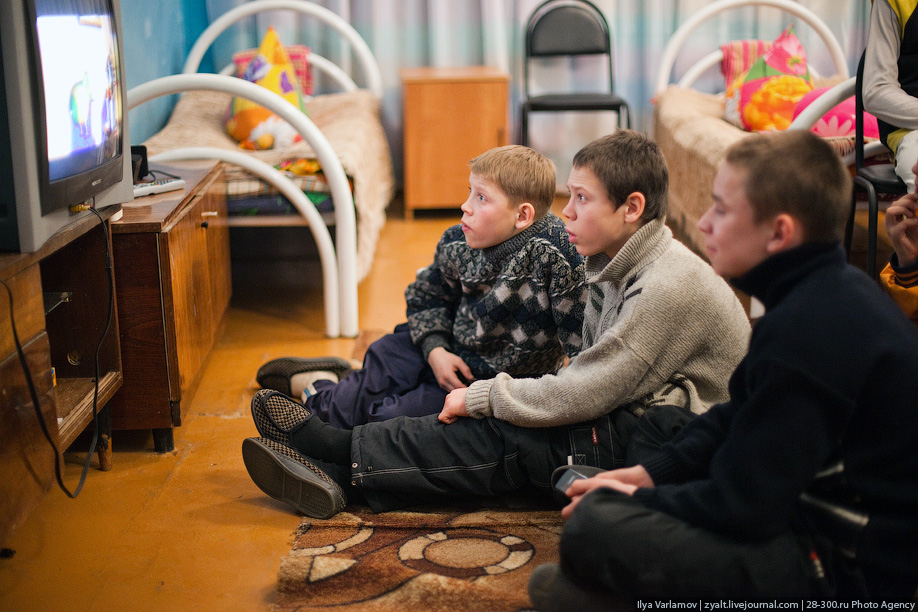   В России сложилось мнение, что школа-интернат или школа-пансион – это заведение для бедных детей, которых бросили родители или которые не хотят заниматься их воспитанием.-2