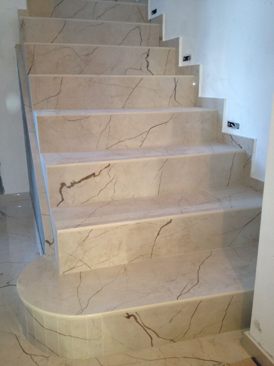 Ступени из керамогранита под мрамор Storm beige Full lappato