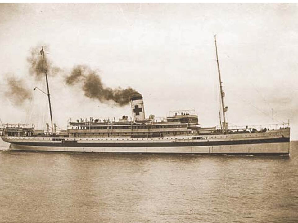 Круизный лайнер „Пётр Великий“ в 1914 году был мобилизован и переоборудован в плавучий госпиталь.