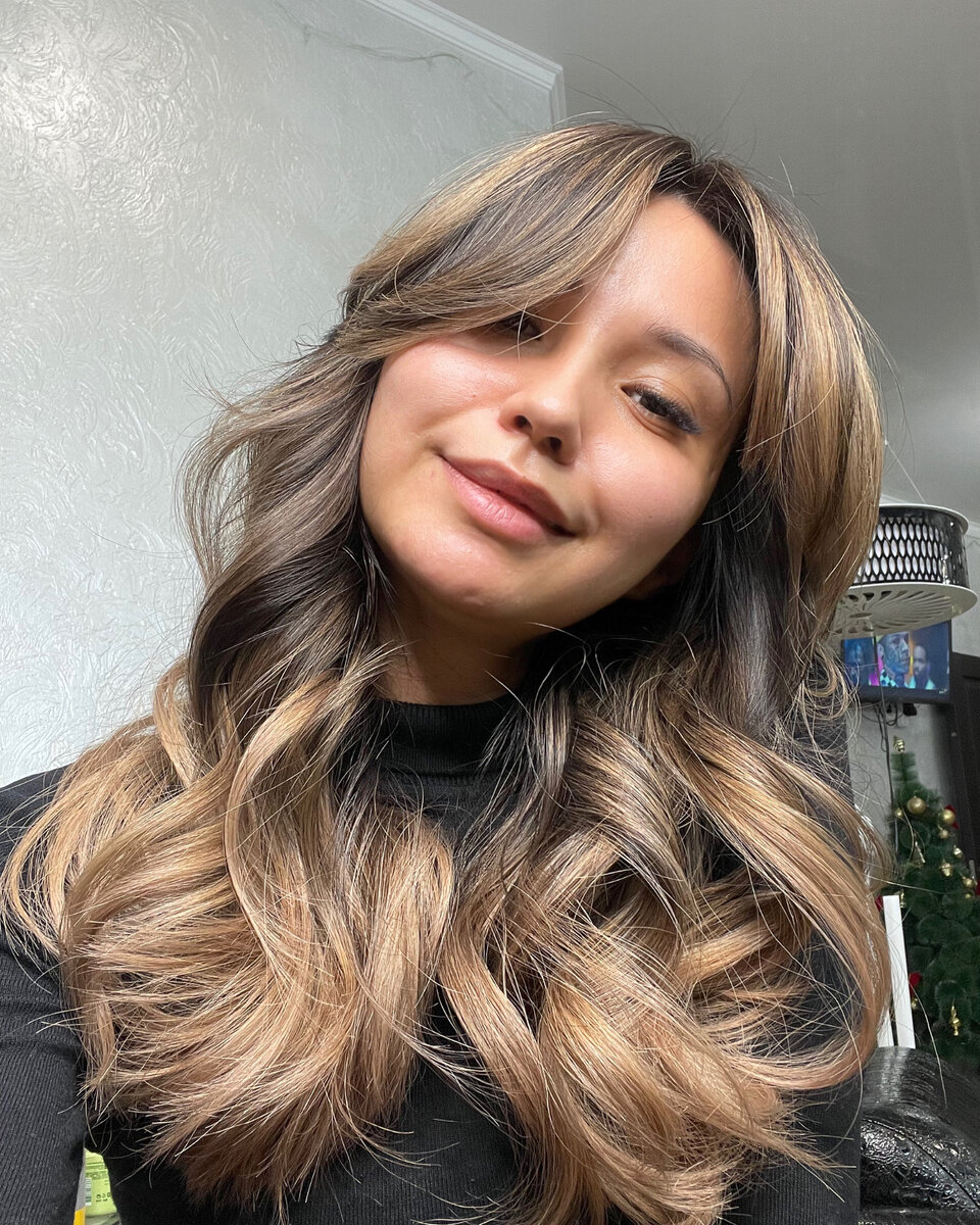 Заметила, что на этой платформе не так популярны личные фото☺️Это собственно и я:)