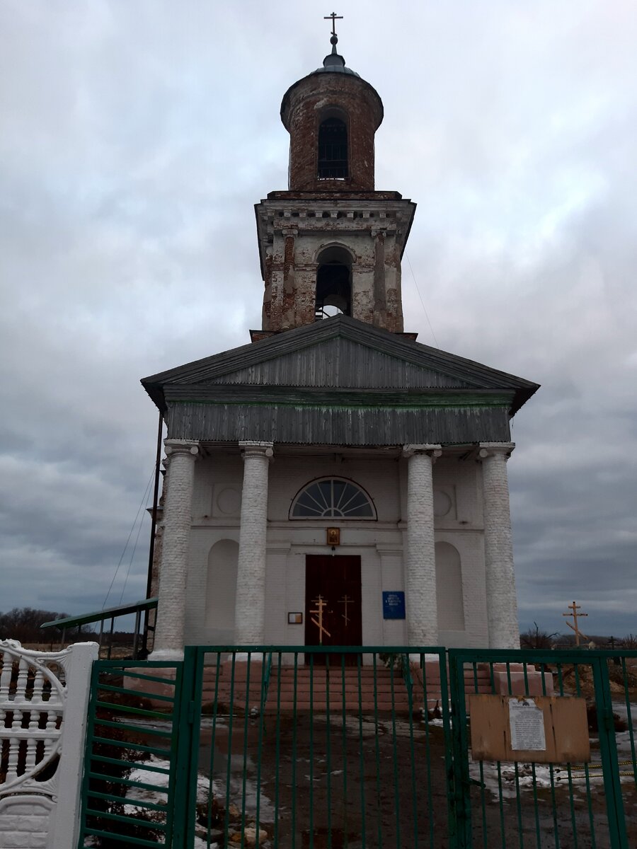 главный вход в храм