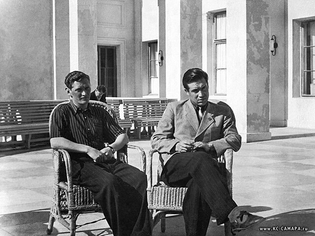 1951 год. Сочи. Гостиница "Интурист ". Василий Васильев и м.c. Александр Гулевский / kc-camapa.ru