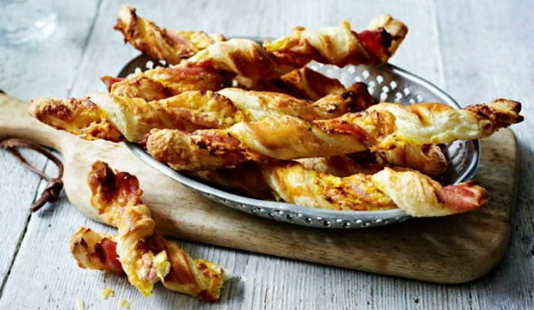 Соломка с беконом и сыром