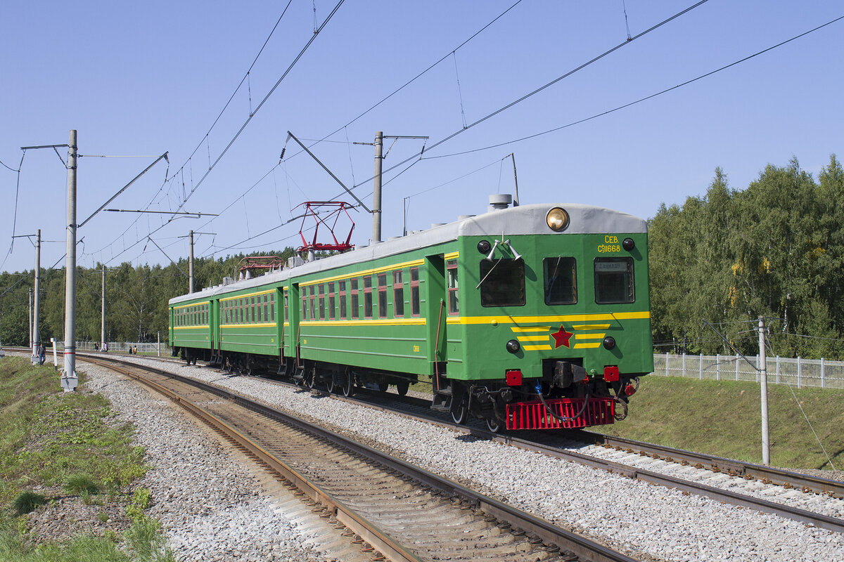 Электричка 12 лет болела, но вот её вылечили.