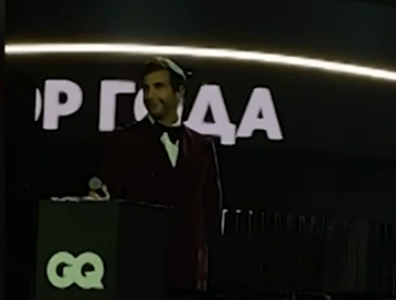 Вот момент начала ржачки в зале, когда Глуховский озвучил дату - Оруэлл начал побеждать у нас в стране с 2014 года. Вот думаю, какой факт российской биографии он имел в виду? Неужели Крым? Или не такое отношение к Майдану, какое он хотел увидеть?