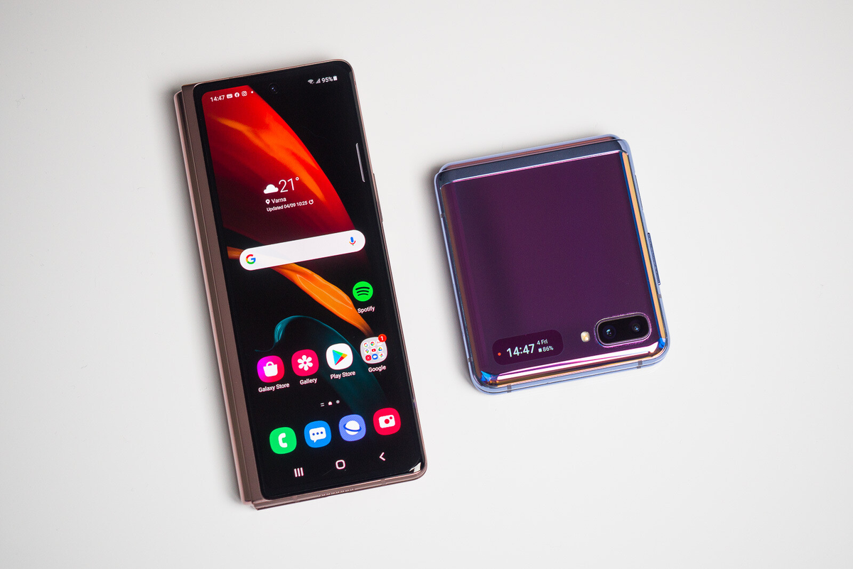 Галакси зет флип. Samsung Galaxy z Fold 2. Samsung Galaxy z Fold 3. Samsung Galaxy Galaxy Fold 2. Samsung Galaxy Fold Flip 3