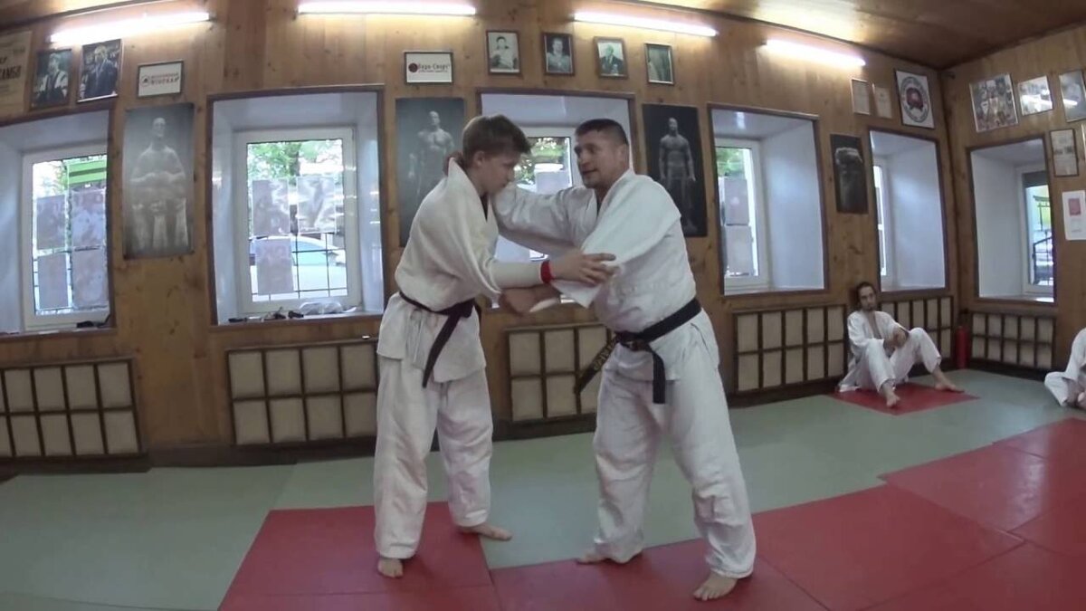 На фотографии изображён автор статьи Владимир Шарупич (справа)