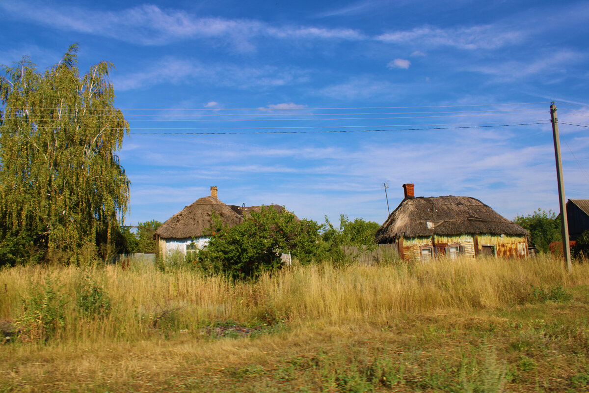 Впервые увидела на улице старые дома с соломенной крышей. Село Николо ...