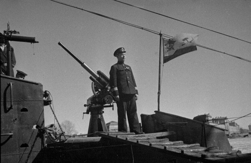 Командир «Щ-323» Федор Иванович Иванцов на палубе своего корабля, 1942 год. 