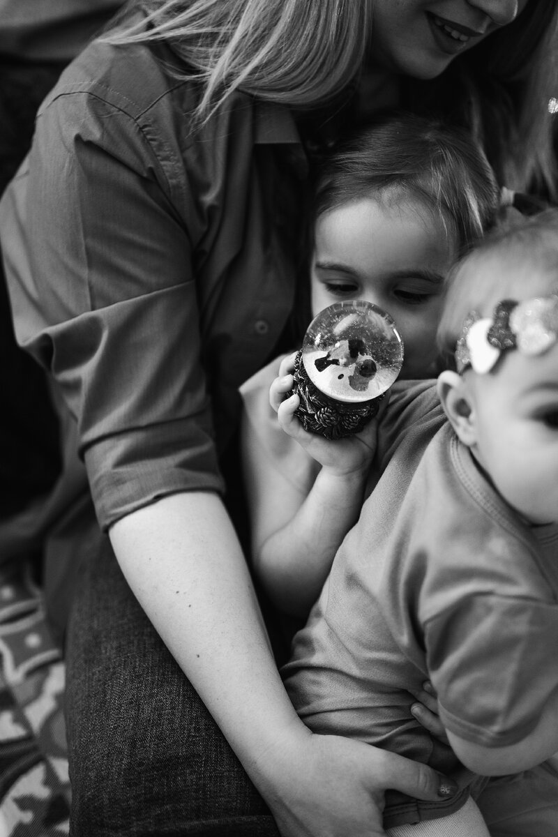 Средняя и младшая дочки в моих руках