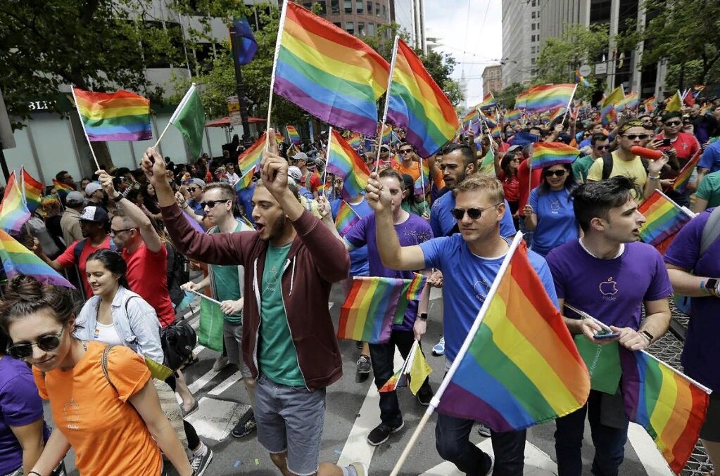 Поэтому на первый план у них вышли проблемы прав человека и различных меньшинств. 