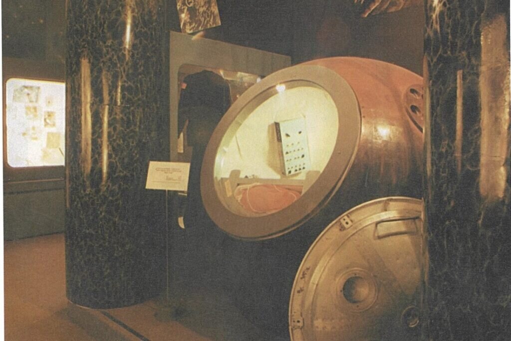 спускаемый аппарат в старой экспозиции музея 2000-е годы