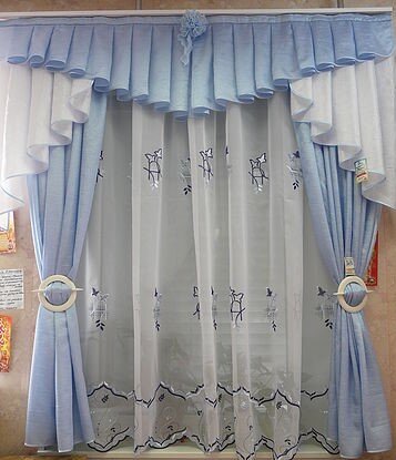 Одна из первых моих работ, на витрине в магазине.