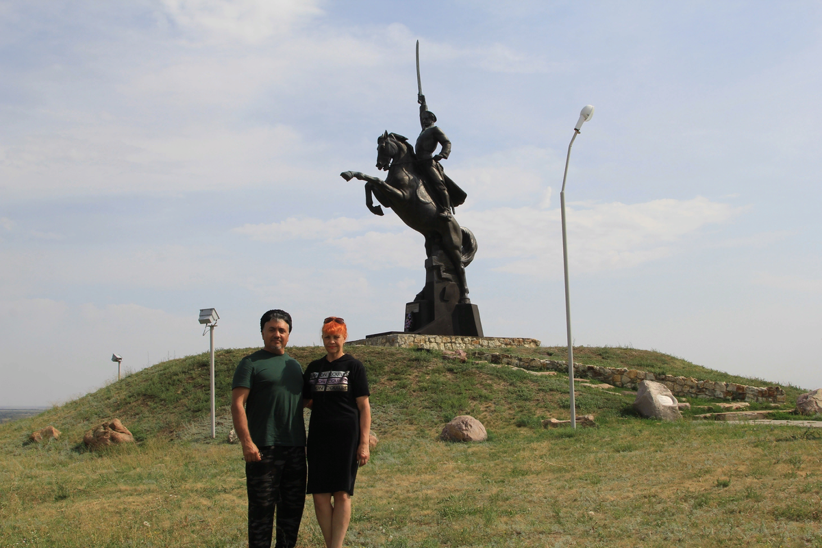 Монумент «Защитникам Отечества донским казакам» на Хопре. Фото: Игорь Мартынов