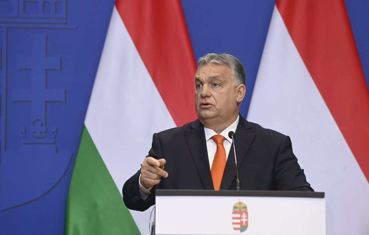    Премьер-министр Венгрии Виктор Орбан  EPA-EFE/SZILARD KOSZTICSAK