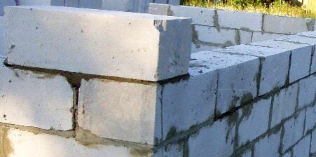 Дом-дача быстро и не дорого, сравниваем материалы для строительства стен